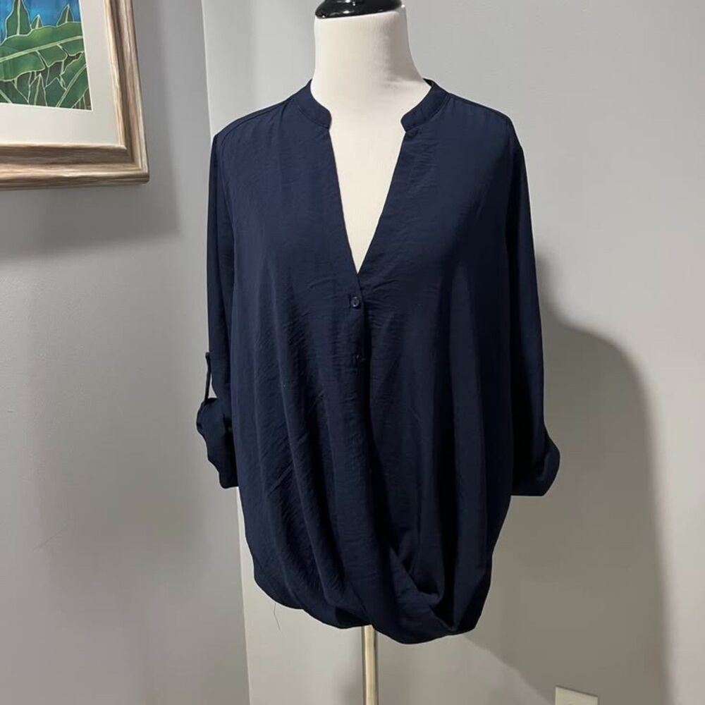 LUSH Navy Blue V-Neck Lightweight Short Sleeve Pullover Blouse Top Size Medium
